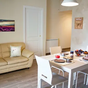 https://taormina-family-apartment.taorminaitalyhotels.com